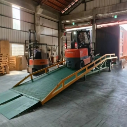 移動登車(chē)橋